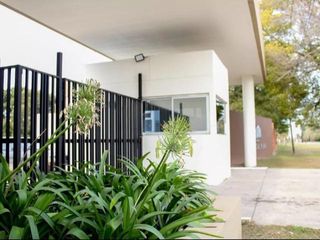 Foto 2 de Terreno en venta - 233Mts2 - Altos del Plata, La Plata