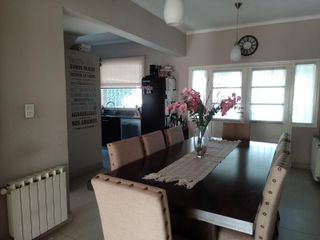 Foto 3 de Gran chalet sobre lote de 75mts, remodelado a nuevo!