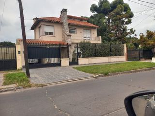 Foto 1 de Gran chalet sobre lote de 75mts, remodelado a nuevo!