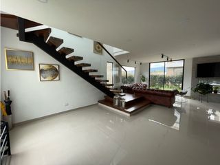 Foto 3 de Vendemos hermosa casa en chía