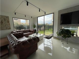 Foto 4 de Vendemos hermosa casa en chía