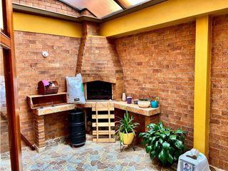 Foto 1 de Vendemos hermosa casa en chía !