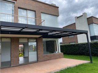 Foto 2 de Rentamos o vendemos hermosa casa en Cota !!
