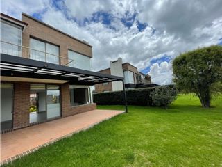 Foto 3 de Rentamos o vendemos hermosa casa en Cota !!