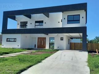 Foto 2 de Casa en Venta a Estrenar en San Sebastian Area 2 con Pileta PG
