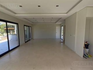 Foto 6 de Casa en Venta a Estrenar en San Sebastian Area 2 con Pileta PG