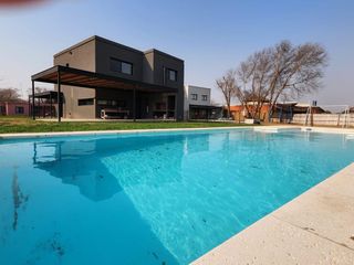 Foto 2 de Casa en  venta  barrio San Matias Escobar