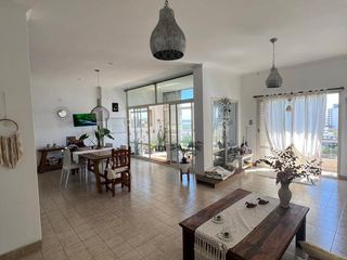 Foto 1 de EXCLUSIVO PISO DE 200 MTS, ZONA PARQUE  - Parana