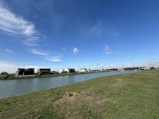 Foto 4 de Lote a la Laguna en Los Puentes - Nordelta