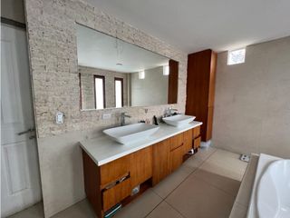 Foto 6 de Cumbayá, Casa en Renta, 600m2, 5 Habitaciones