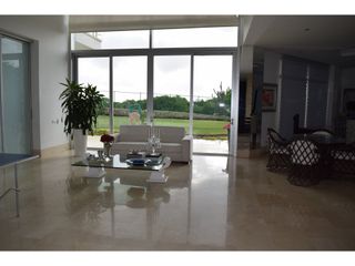 Foto 7 de SE VENDE CASA  LINDA EN LAGOS DEL CAUJARAL