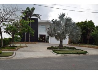 Foto 1 de SE VENDE CASA  LINDA EN LAGOS DEL CAUJARAL