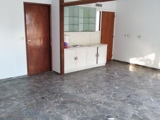 Foto 2 de Chalet en venta de 3 ambientes en Quilmes Centro