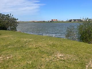 Foto 1 de Exclusivo Lote en Barrio La Isla, Nordelta - Vista a la Laguna Central