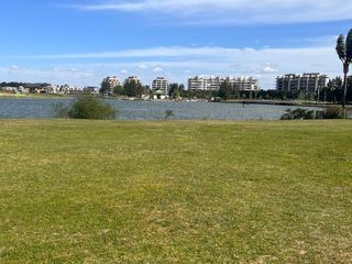 Foto 4 de Exclusivo Lote en Barrio La Isla, Nordelta - Vista a la Laguna Central