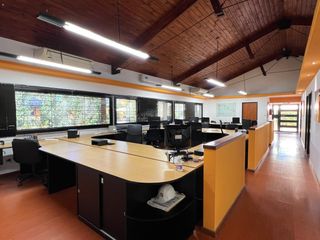 Foto 8 de Inmueble de Uso comercial  - Amplio terreno sobre Newbery