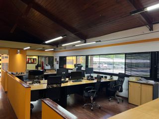 Foto 9 de Inmueble de Uso comercial  - Amplio terreno sobre Newbery