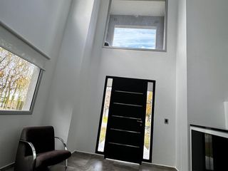 Foto 4 de Venta Casa 6 Ambientes a La Laguna en El Cantón Islas Escobar
