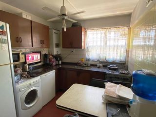 Foto 5 de Venta cuatro ambientes con cochera