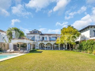Foto 49 de Casa en venta en Santa Bárbara, Tigre, a la laguna central con excelente vista y orientación