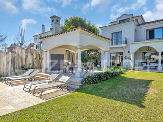 Foto 53 de Casa en venta en Santa Bárbara, Tigre, a la laguna central con excelente vista y orientación