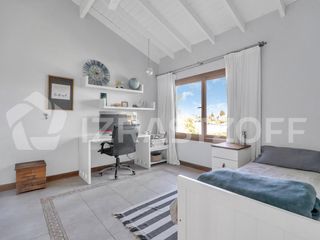 Foto 22 de Casa en venta en Santa Bárbara, Tigre, a la laguna central con excelente vista y orientación
