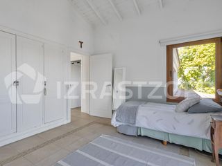 Foto 28 de Casa en venta en Santa Bárbara, Tigre, a la laguna central con excelente vista y orientación
