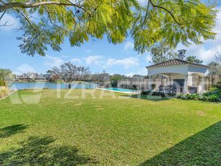 Foto 55 de Casa en venta en Santa Bárbara, Tigre, a la laguna central con excelente vista y orientación