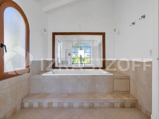 Foto 40 de Casa en venta en Santa Bárbara, Tigre, a la laguna central con excelente vista y orientación