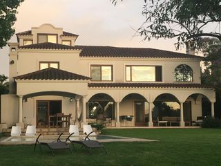 Foto 52 de Casa en venta en Santa Bárbara, Tigre, a la laguna central con excelente vista y orientación