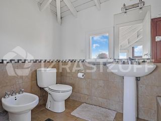 Foto 46 de Casa en venta en Santa Bárbara, Tigre, a la laguna central con excelente vista y orientación