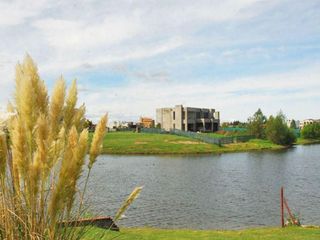 Foto 4 de Casa a la LAGUNA en el Barrio San Marco, Villanueva, Tigre