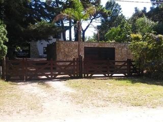 Foto 2 de Casa en venta - 3 Dormitorios  3 Baños - Cochera - 525Mts2 - Valeria del Mar