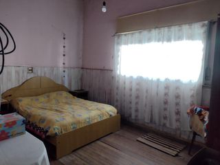 Foto 20 de Casa en venta - 4 dormitorios 1 baño 1 toilette - parrilla jardin - 315 mts2 - Las Flores