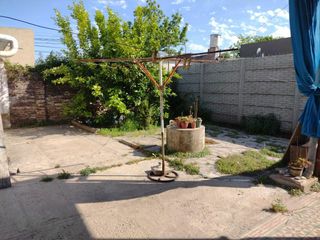Foto 28 de Casa en venta - 4 dormitorios 1 baño 1 toilette - parrilla jardin - 315 mts2 - Las Flores