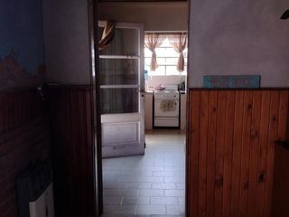 Foto 10 de Casa en venta - 4 dormitorios 1 baño 1 toilette - parrilla jardin - 315 mts2 - Las Flores