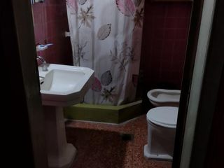 Foto 26 de Casa en venta - 4 dormitorios 1 baño 1 toilette - parrilla jardin - 315 mts2 - Las Flores