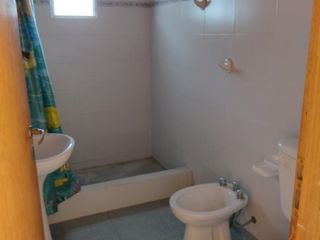 Foto 23 de Casa en venta - 4 dormitorios 1 baño 1 toilette - parrilla jardin - 315 mts2 - Las Flores