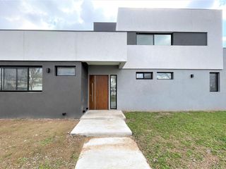 Foto 2 de VENTA, CASA, EL CANTON, GOLF, LOTE AL 300