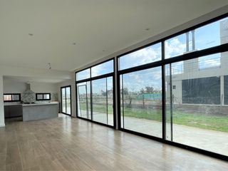 Foto 4 de VENTA, CASA, EL CANTON, GOLF, LOTE AL 300