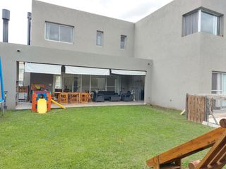 Foto 16 de Casa en venta en Barrio Barbarita, Tigre.