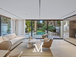 Foto 2 de Casa moderna en Belgrano R con pileta y gimnasio