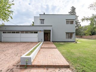 Foto 8 de Casa en Venta en Funes. 10 ambientes.