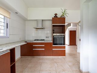 Foto 3 de Casa en Venta en Funes. 10 ambientes.
