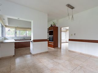 Foto 23 de Casa en Venta en Funes. 10 ambientes.