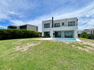 Foto 26 de Casa en Venta en Canton al Golf - Canton Golf - vista al lago