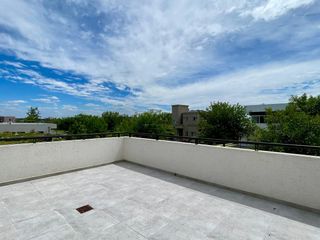 Foto 33 de Casa en Venta en Canton al Golf - Canton Golf - vista al lago