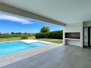 Foto 31 de Casa en Venta en Canton al Golf - Canton Golf - vista al lago