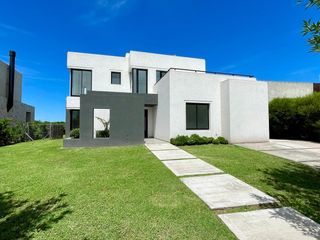 Foto 6 de Casa en Venta en Canton al Golf - Canton Golf - vista al lago