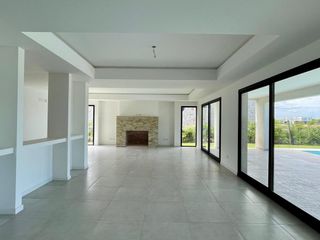 Foto 3 de Casa en Venta en Canton al Golf - Canton Golf - vista al lago